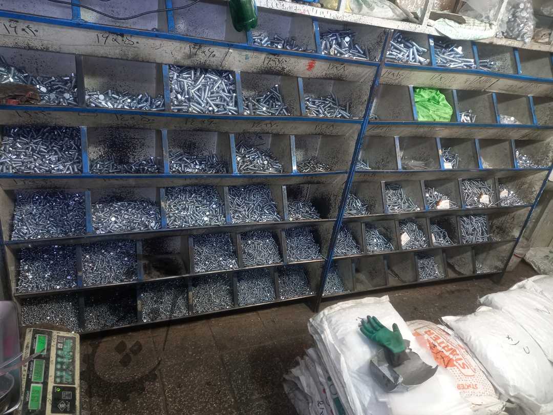 پیچ آهنی آچاری شش گوش و مهره شش گوش